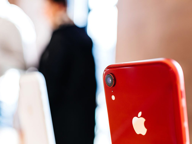 Trợ lý ảo Siri trên iPhone và Apple Watch đang bị nghe lén bất hợp pháp