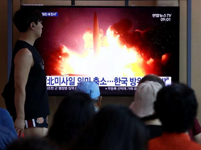 Vừa lên tiếng sẵn sàng nối lại đàm phán, Triều Tiên phóng 2 vật thể bay 330km