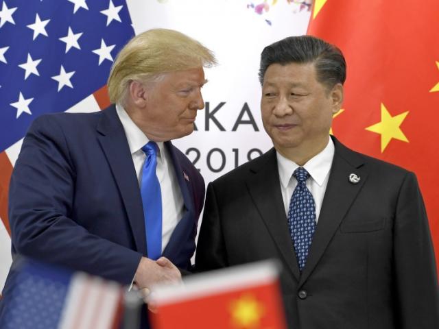 Ông Trump có động thái bất ngờ với Trung Quốc
