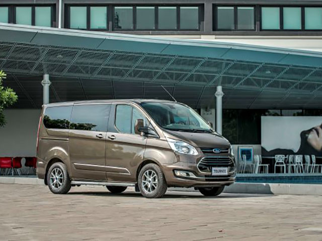 MPV gia đình Ford Tourneo chính thức ra mắt thị trường Việt, giá dưới 1 tỷ đồng