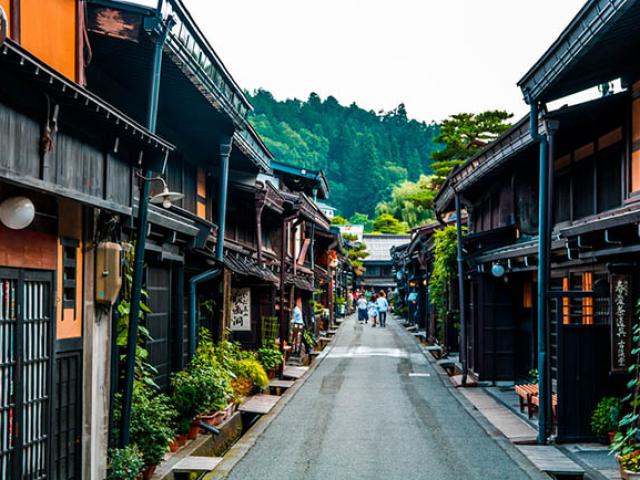 Điều gì khiến thành phố này trở thành một trong những điểm thu hút khách nhất Nhật Bản