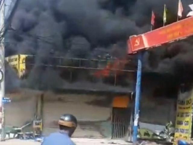 3 người tử vong trong đám cháy ở tiệm cầm đồ tại Bình Dương