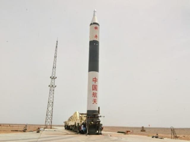 Tên lửa đẩy mạnh nhất TQ nổ tung trên bầu trời trong lần phóng đầu tiên
