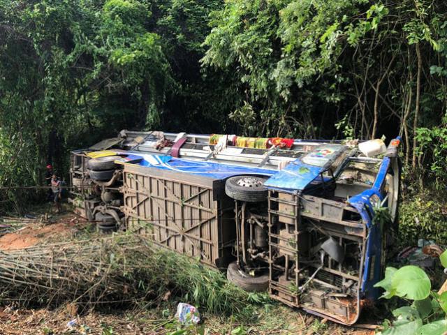 Vụ xe khách lao xuống vực ở Kon Tum: Nạn nhân kể lại giây phút kinh hoàng