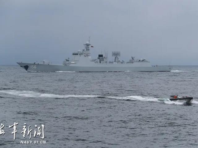 Điều tàu khu trục mới toanh tập trận rầm rộ gần Đài Loan, Trung Quốc cảnh báo “rắn”