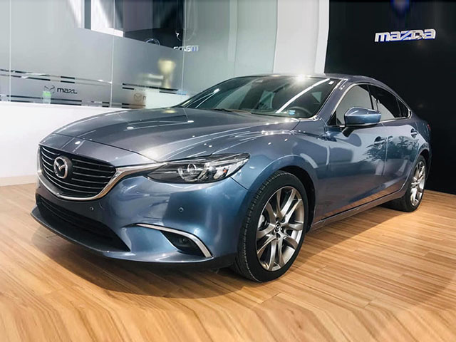 Mazda6 bản cao cấp nhất ”xả kho” giảm giá tới 426 triệu đồng
