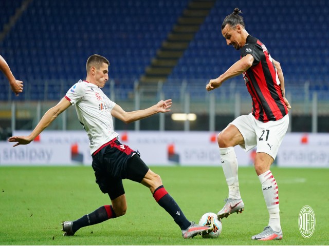 Video highlight trận AC Milan - Cagliari: Ibrahimovic ”nổ súng”, chiến thắng 3 SAO