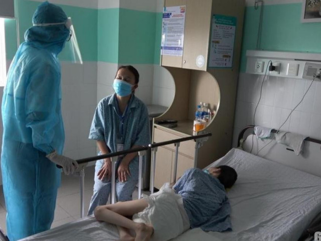 Video: Trong khu cách ly đặc biệt của bệnh nhân nặng từ bệnh viện Đà Nẵng