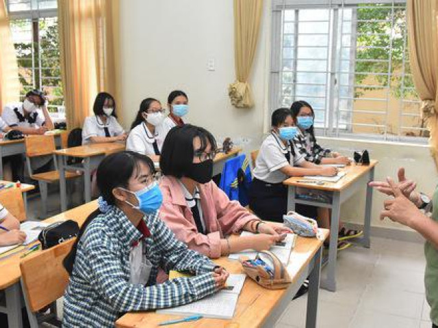 Đề thi tốt nghiệp các đợt tương đồng độ khó