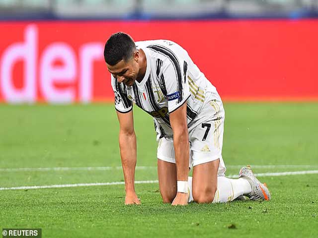Juventus bị loại Cúp C1: Ronaldo nổi điên, HLV Sarri chữa ngượng
