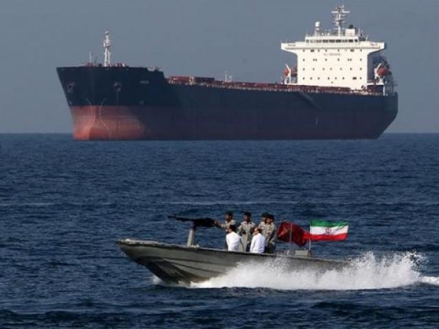 Iran tuyên bố bất ngờ về 4 tàu dầu bị Mỹ bắt, dong về Houston