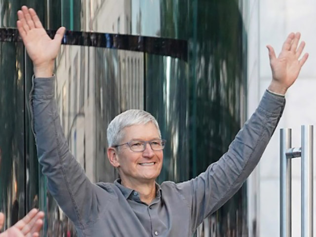 Apple trở thành công ty Mỹ đầu tiên đạt giá trị vốn hóa 2.000 tỷ USD