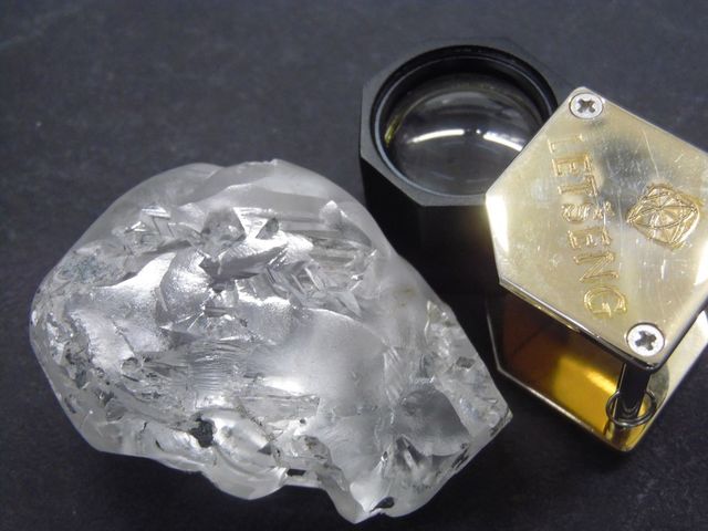 Phát hiện viên kim cương ”siêu to khổng lồ”, giá bán cao nhất nhì thế giới
