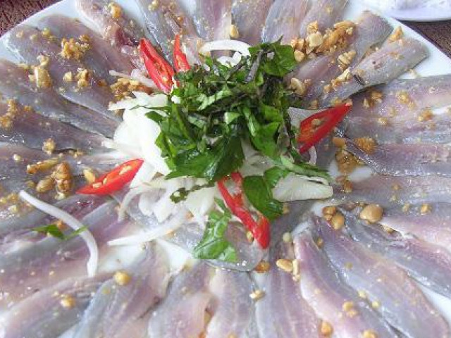 Bình Định: Thứ gỏi cá được ví như ”sushi” phiên bản Việt, tươi rói, giòn tan, nồng nàn vị biển
