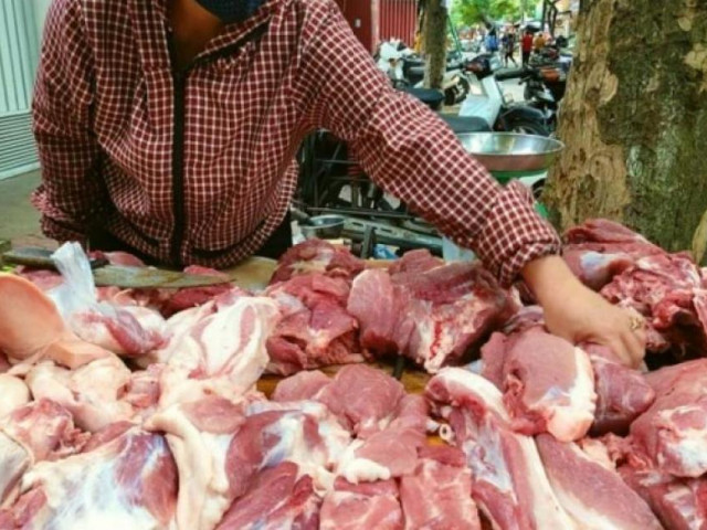 Giá lợn hơi trượt ngưỡng 70.000 đồng/kg, người chăn nuôi còn lãi?
