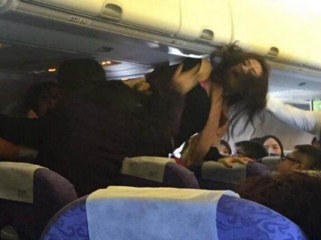 Hai nữ hành khách đánh nhau, cả chuyến bay bị hoãn 40 phút