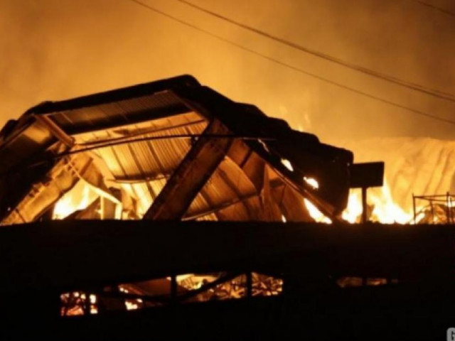 Trắng đêm vật lộn với lửa, khống chế đám cháy tại công ty rộng 28.000m2