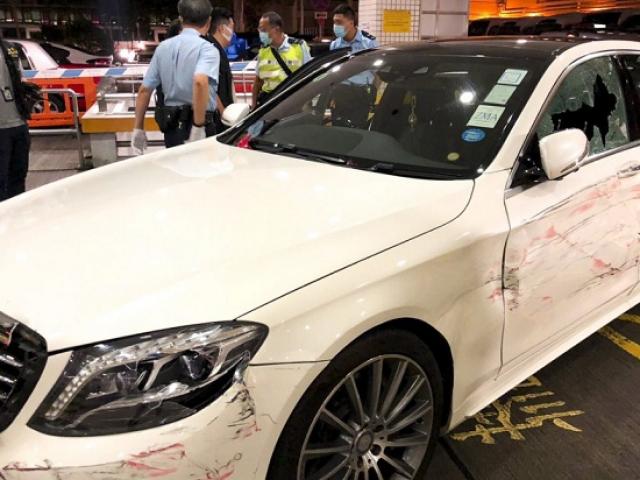 Đang lái Mercedes, thủ lĩnh băng đảng Hội Tam Hoàng ở Hong Kong bị sát thủ bắn trúng ngực