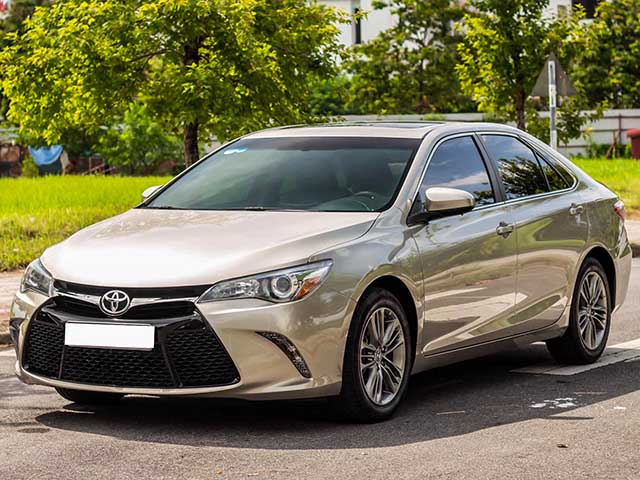 Toyota Camry nhập Mỹ chạy chán bán cao hơn xe mới