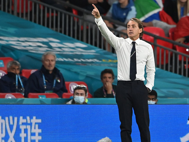 ĐT Italia giật vé vào chung kết EURO: ”Cáo già” Mancini đánh bại Enrique ra sao?