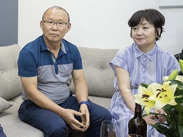 HLV Park Hang Seo trở về Hàn Quốc chịu tang cha vợ