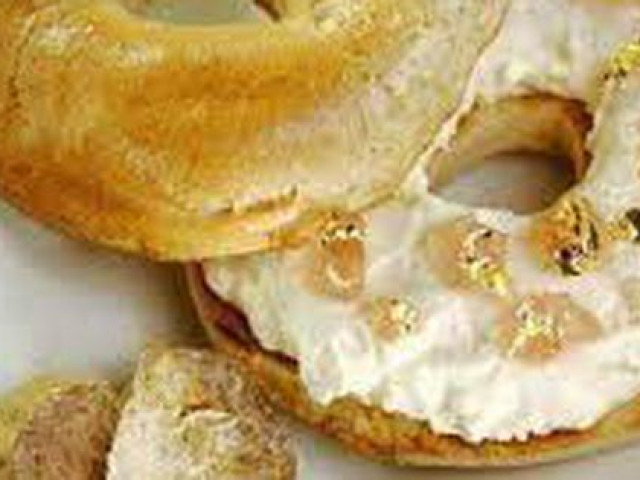 Bánh mì vòng phủ nấm, món lạ nhưng không hề rẻ