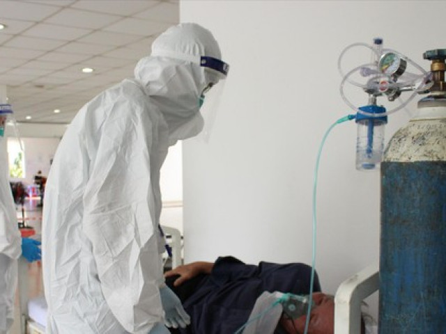 Bệnh viện điều trị COVID-19 tại TP.HCM ''”kêu trời” vì thiếu máy thở