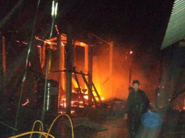 Cháy nhà trong đêm ở Quảng Trị, 2 cha con thương vong