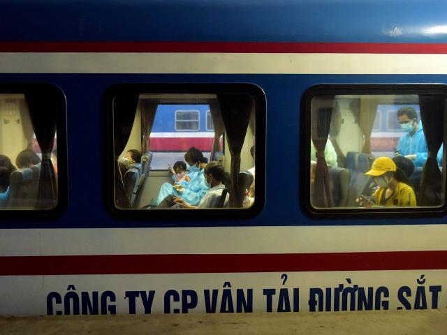 720 người Hà Tĩnh rời TP.HCM trên chuyến tàu đặc biệt