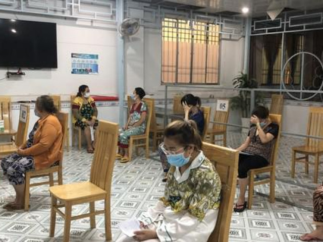 Phá 2 vụ đánh bạc ở miền Tây có nhiều “quý bà” tham gia