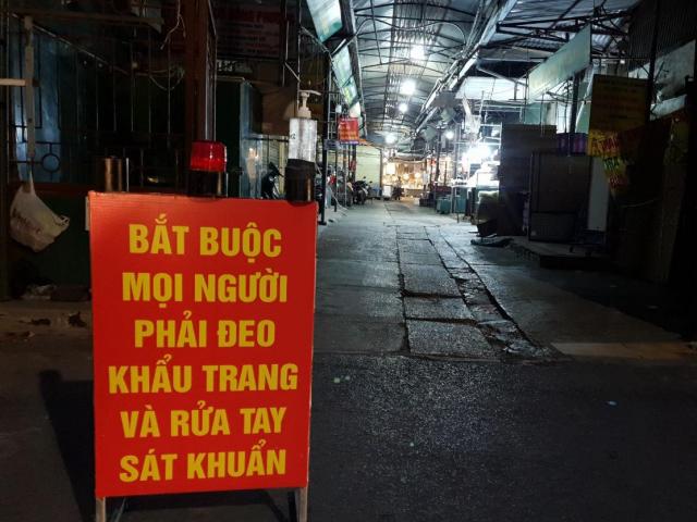 Hà Nội: Người bán rau dương tính SARS-CoV-2, tạm dừng hoạt động chợ Phùng Khoang