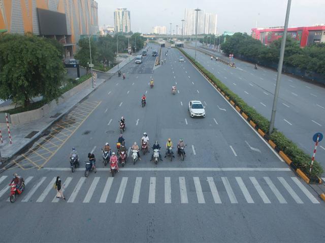 Hà Nội ra công điện 17: Tuyệt đối không để người dân ra ngoài địa bàn thành phố