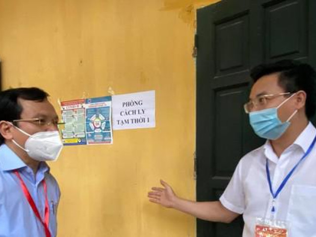 Kỳ thi tốt nghiệp THPT đợt 2: Đổi khẩu trang, xét nghiệm COVID cho thí sinh