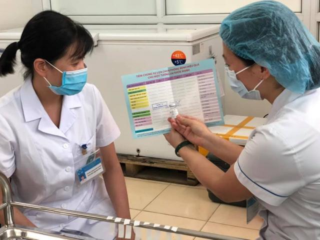 Bộ Y tế lý giải vì sao Việt Nam chưa tính phương án tiêm vắc-xin COVID-19 dịch vụ