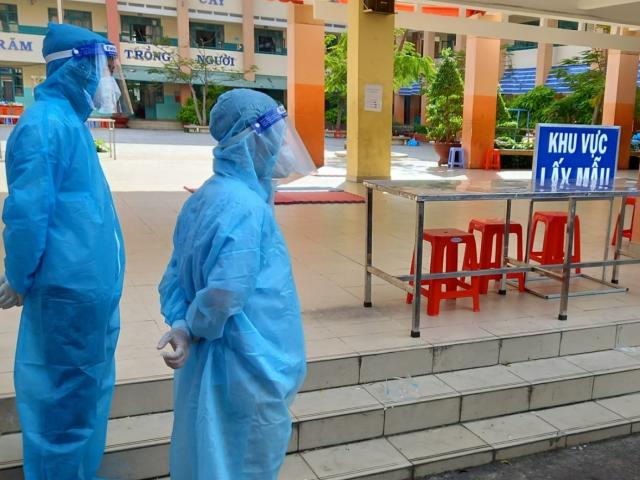 Hà Nội kêu gọi người dân có các triệu chứng sau cần khai báo để xét nghiệm SARS-CoV-2