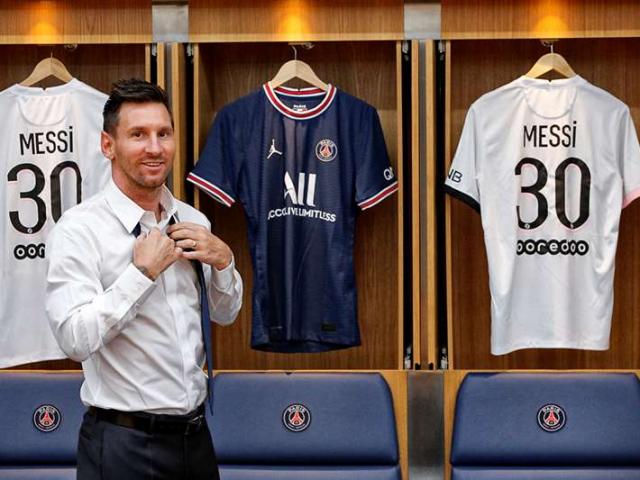 Messi đến PSG gây bão mạng xã hội: Suýt gặp sự cố, fan PSG tăng 10 lần