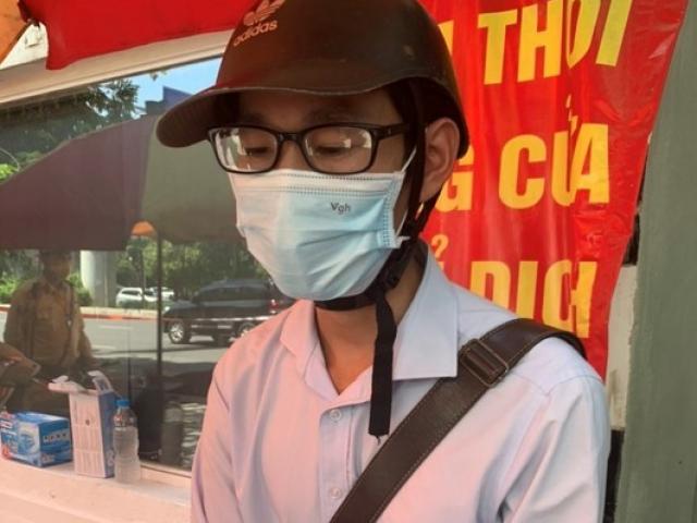 Hà Nội: Nam thanh niên tự làm giấy đi đường giả để qua chốt kiểm dịch