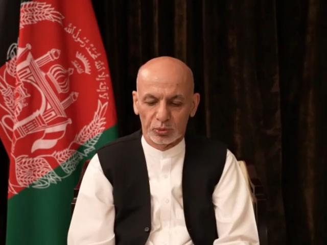 Tổng thống Afghanistan lo bị Taliban treo cổ nếu ở lại, nói về tin đem theo xe ”đầy tiền”