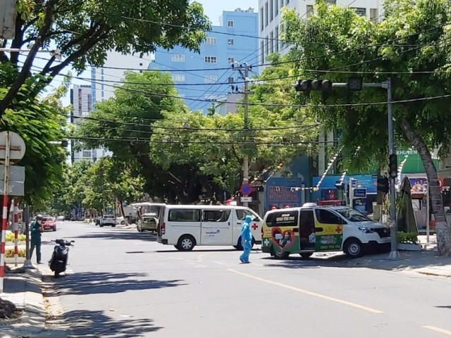 Đà Nẵng: Xe cứu thương đụng xe cứu thương, F0 tử vong, điều dưỡng bị thương nặng