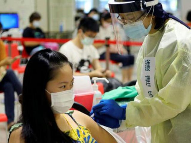 Đài Loan chống COVID-19: Vắc-xin nội và 3 tháng không ca nhiễm