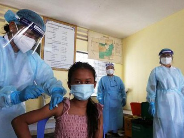 Campuchia: Tận dụng vắc-xin Trung Quốc, tiêm chủng thần tốc để mở cửa