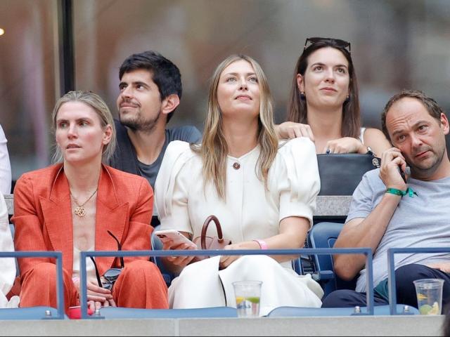 Nóng nhất thể thao tối 13/9: Sharapova quyến rũ cổ vũ Medvedev hạ Djokovic