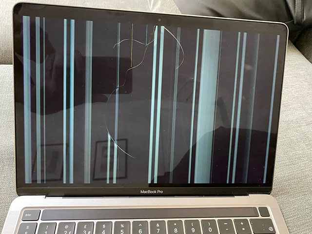 Che giấu màn hình MacBook bị lỗi, Apple bị lôi ra tòa