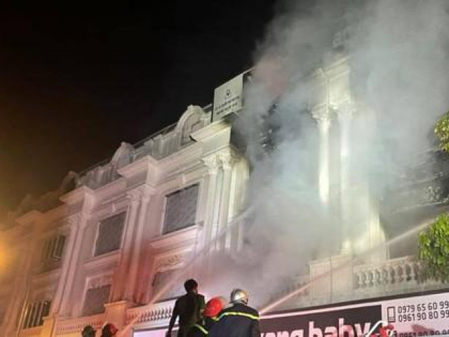 Vụ cháy shop quần áo ở Ninh Hiệp: 4 căn liền kề bị cháy trụi