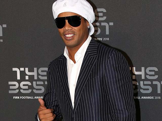 Ronaldinho nguy cơ bị truy nã: Tài khoản chỉ có 160.000 đồng