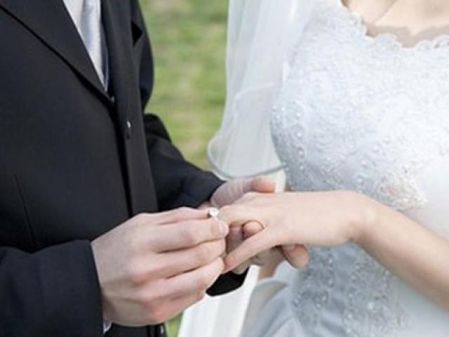 Tôi có nên cưới bác sỹ phụ khoa đã từng chữa bệnh cho mình?