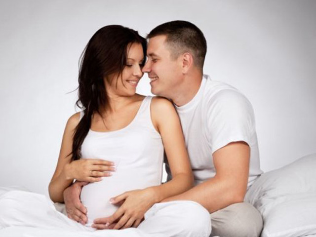 Quý ông có nên nhịn ”chuyện ấy” khi vợ mang bầu?