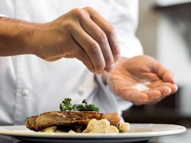 Ăn muối thế nào để không bị tai biến mạch máu não, nhồi máu cơ tim?