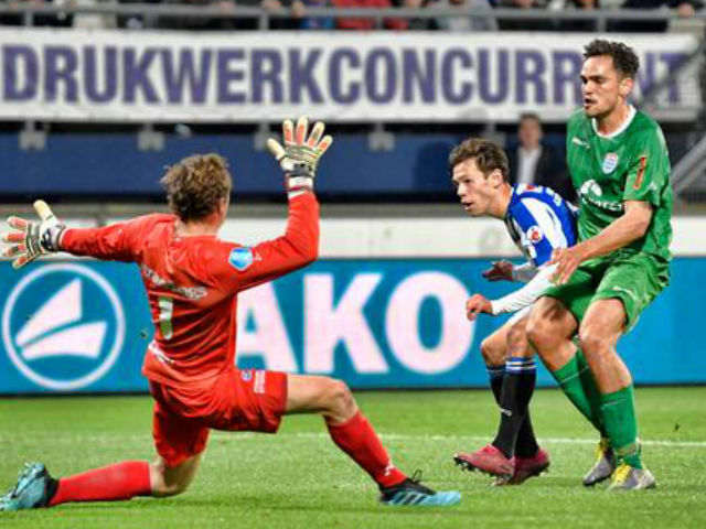 Đội Heerenveen của Văn Hậu bất bại 3 trận: Khoảnh khắc lóe sáng cuối hiệp 1