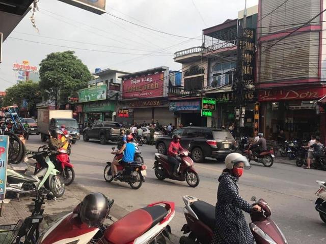Quảng Ninh: Truy bắt nghi phạm cầm súng cướp tiệm vàng giữa ban ngày